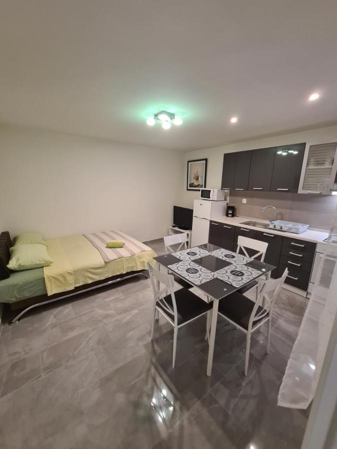 Apartments Kresan Sukošan المظهر الخارجي الصورة