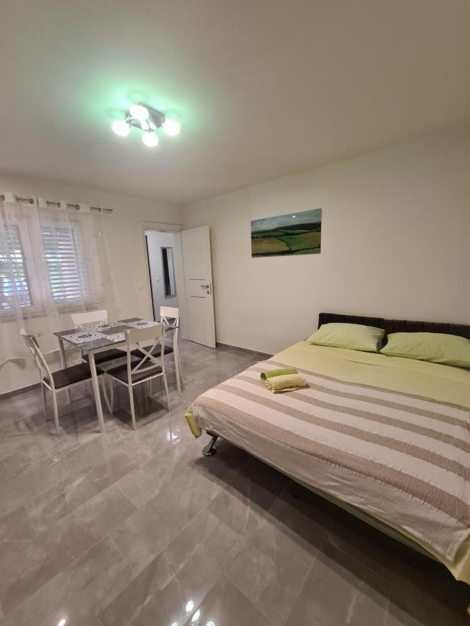 Apartments Kresan Sukošan المظهر الخارجي الصورة